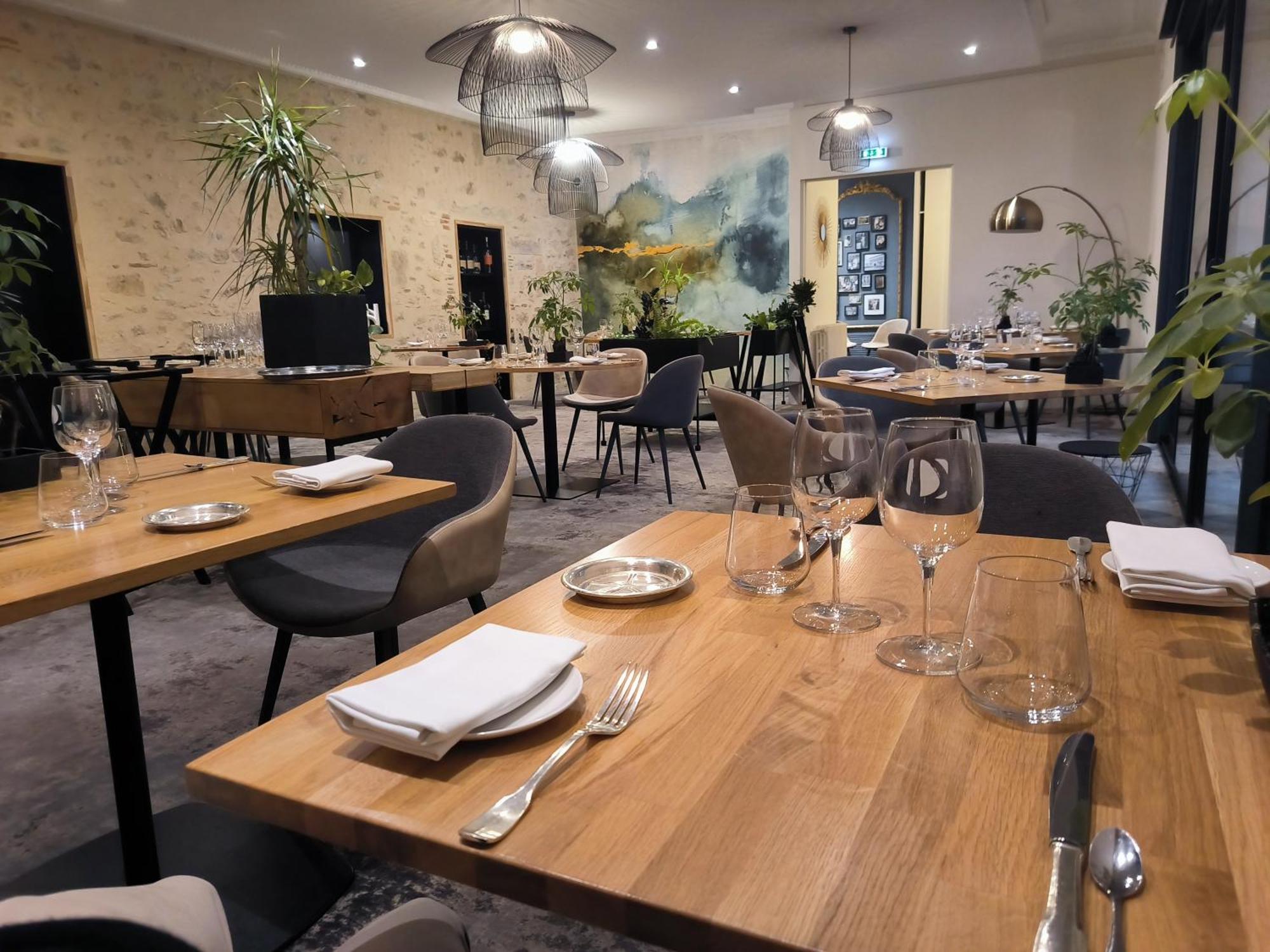 Logis Hotel - Restaurant Maison Claude Darroze Langon  Eksteriør bilde