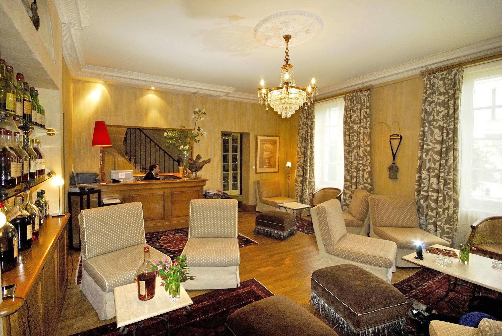 Logis Hotel - Restaurant Maison Claude Darroze Langon  Eksteriør bilde