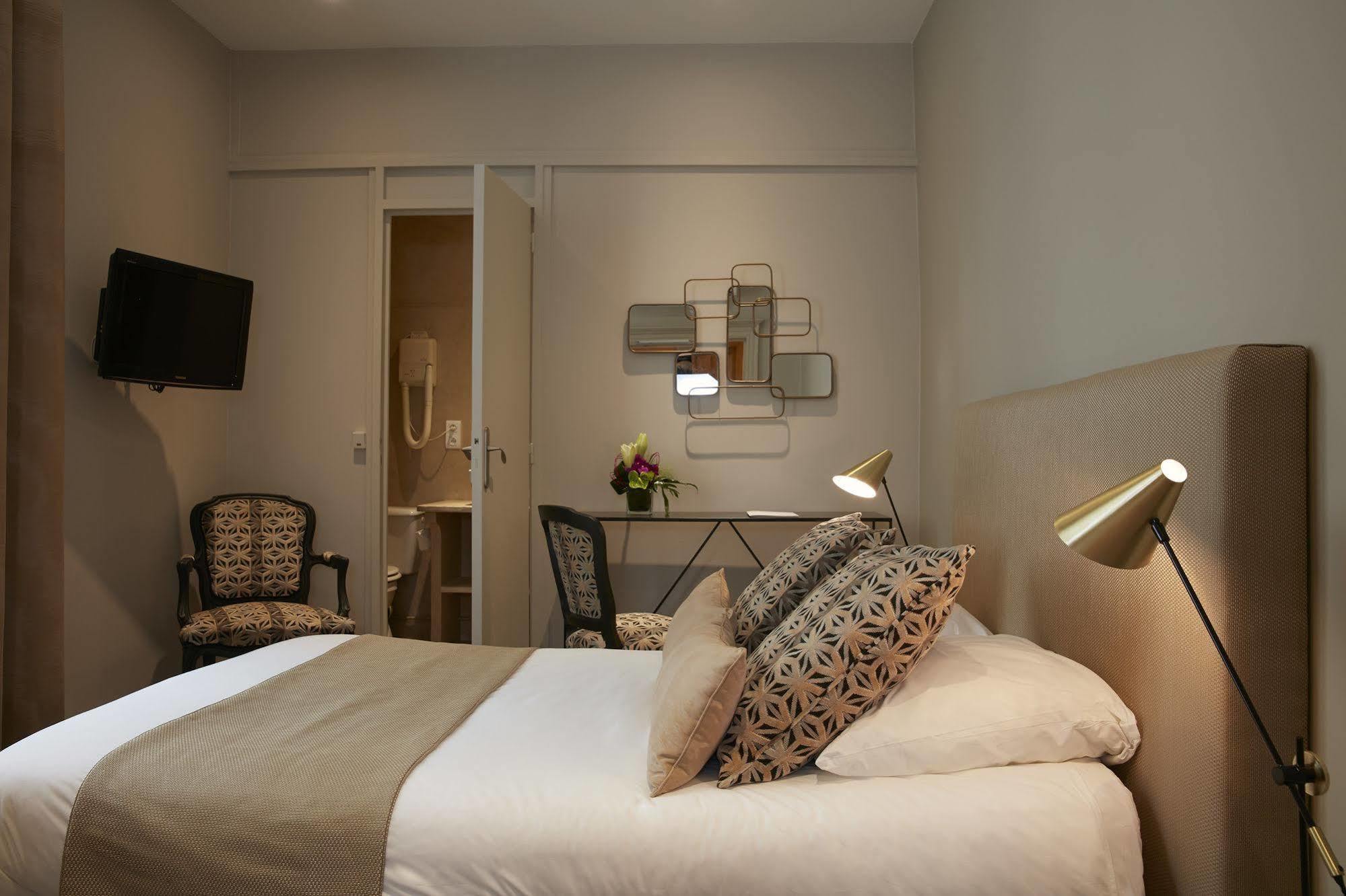 Logis Hotel - Restaurant Maison Claude Darroze Langon  Eksteriør bilde